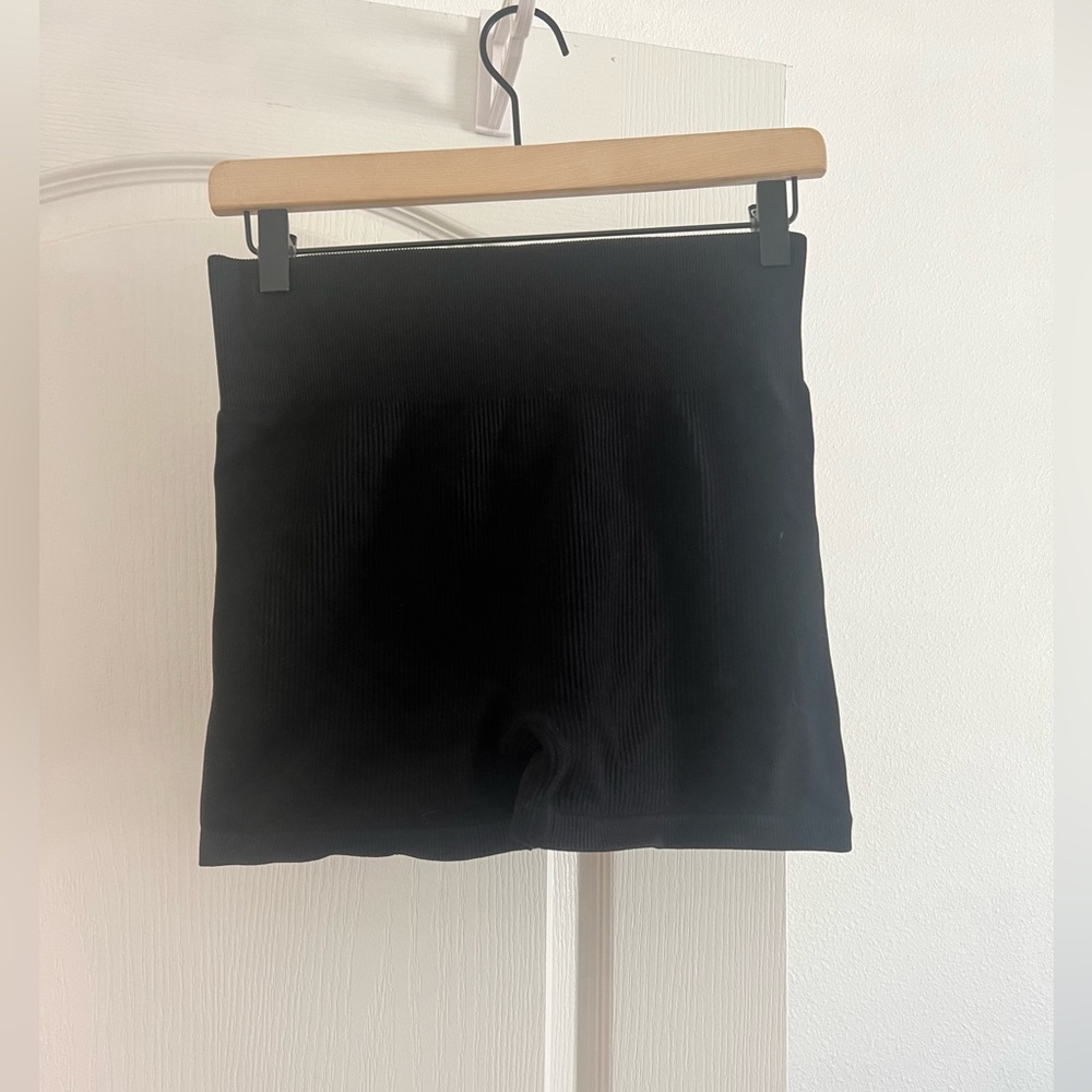 Black Ribbed Short SZ L